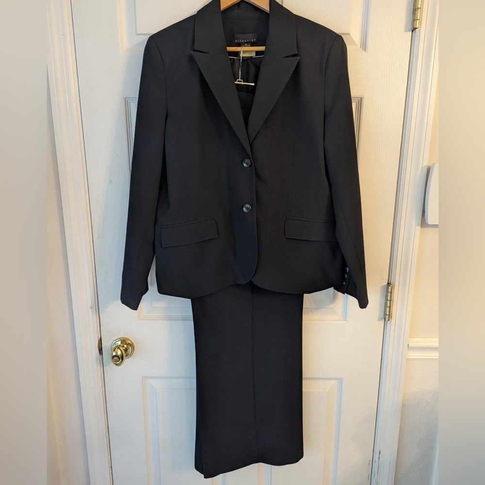 Attention Business Suit Size 20 Jacket and Pants.Black.Very Good condition.